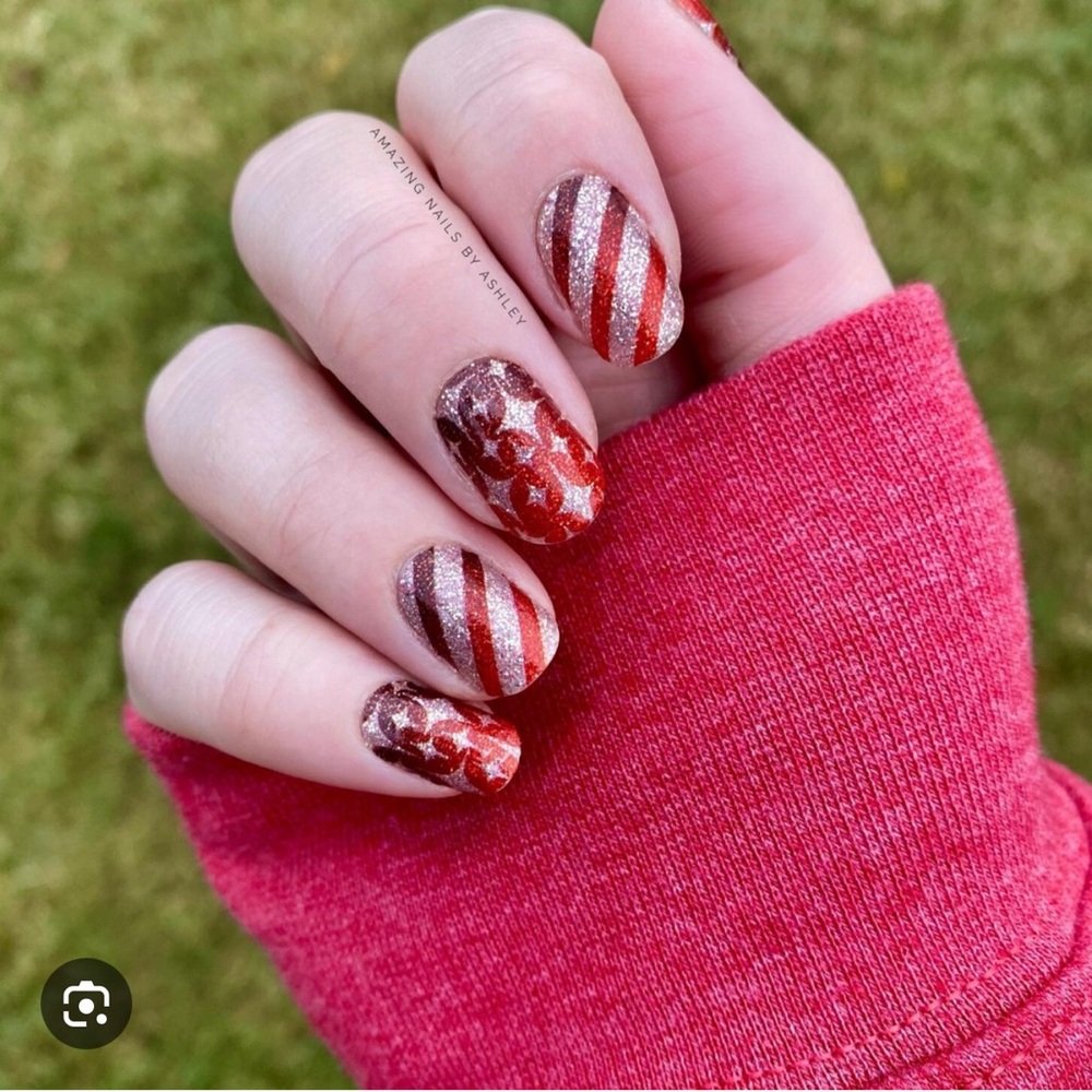 Color Street Wrap it Up Red and gold Striped Nail Wraps. New with tags
